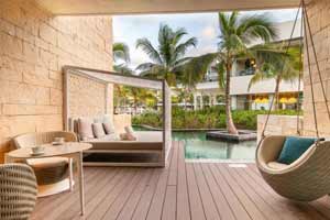 Swim Up Beachfront Junior Suite at Grand Palladium Costa Mujeres